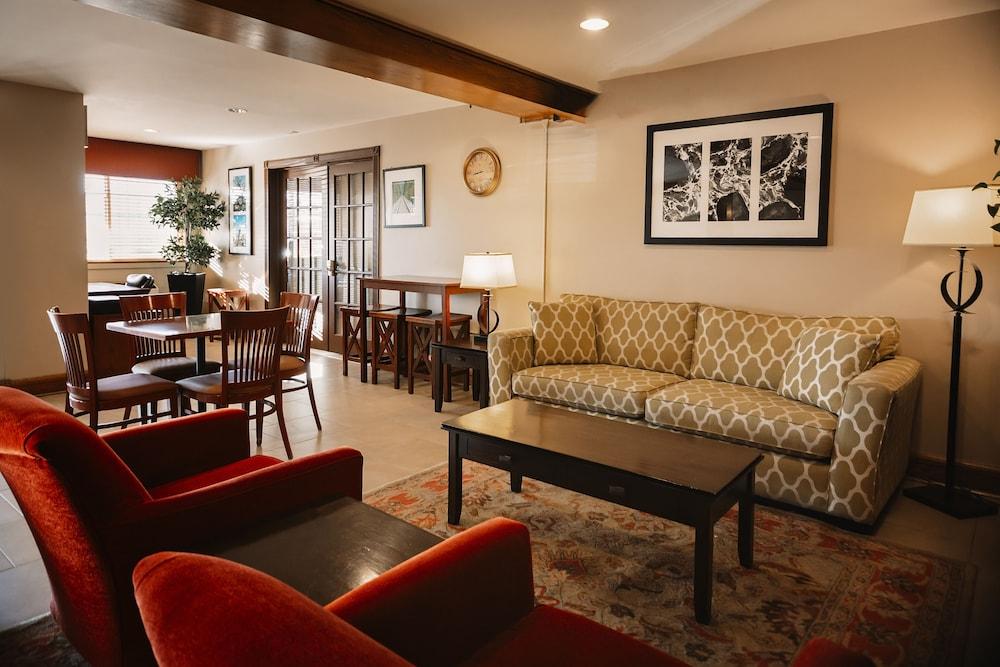 Travelodge Suites By Wyndham Regina - Eastgate Bay Kültér fotó