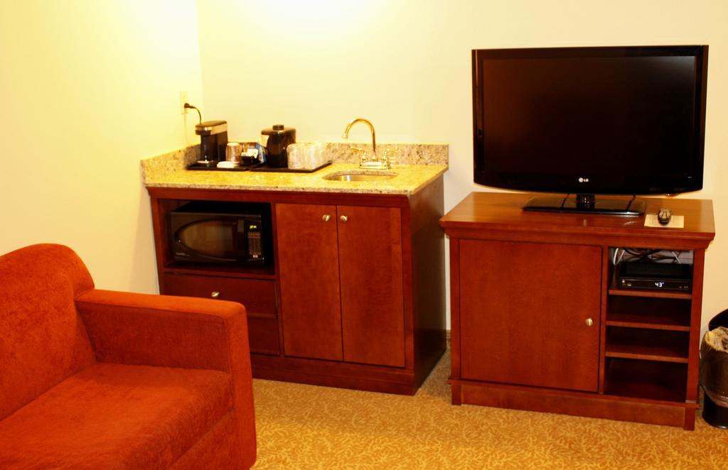 Travelodge Suites By Wyndham Regina - Eastgate Bay Kültér fotó