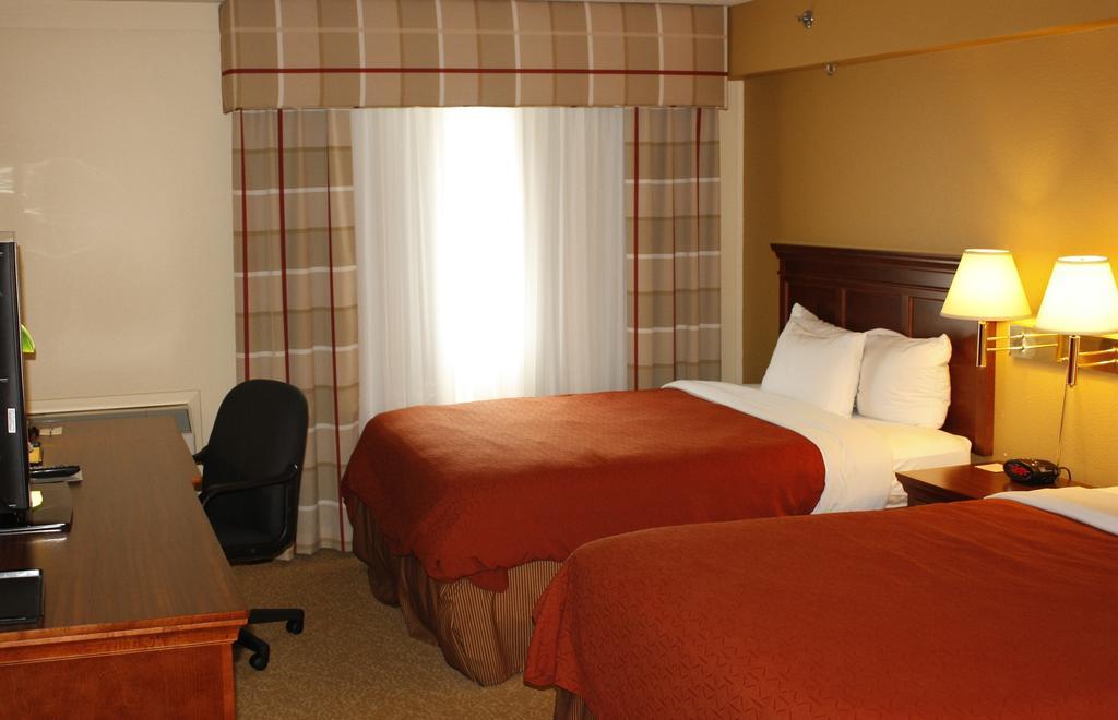Travelodge Suites By Wyndham Regina - Eastgate Bay Kültér fotó