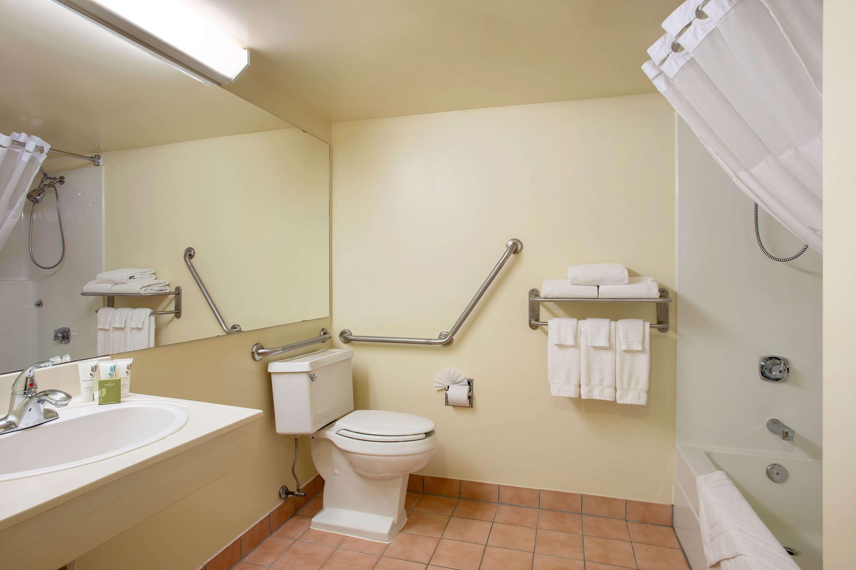 Travelodge Suites By Wyndham Regina - Eastgate Bay Kültér fotó