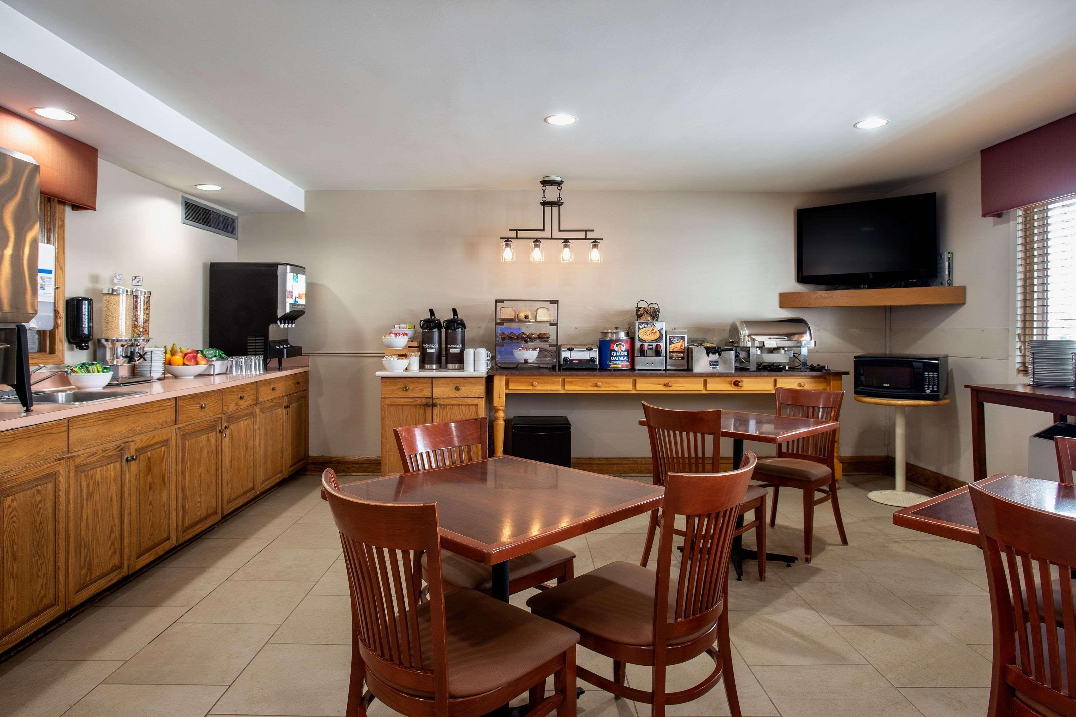 Travelodge Suites By Wyndham Regina - Eastgate Bay Kültér fotó
